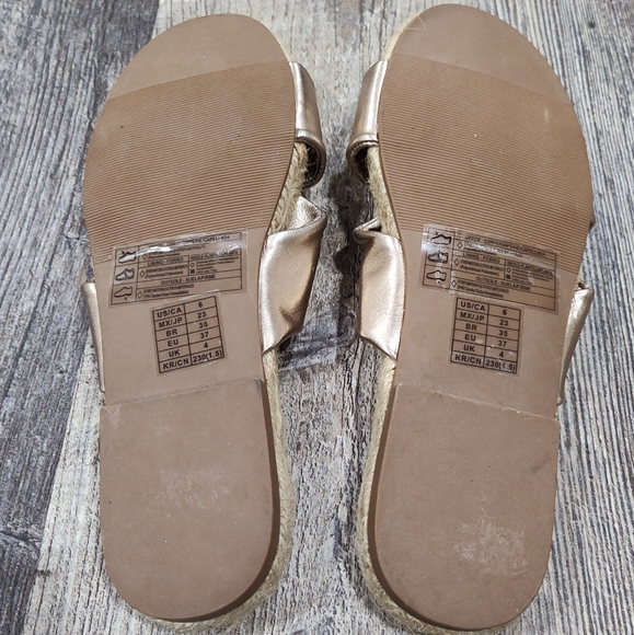 Forever 21 Women's Rose Gold Slides Sandals, Size 6 - Picture 5 of 6